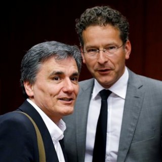 Η απόφαση για την έγκριση της δόσης των 2,8 δισ. ευρώ προς την Ελλάδα κρίνεται σήμερα στο Λουξεμβούργο