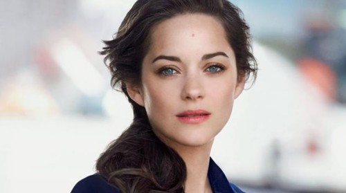 Η Μαριόν Κοτιγιάρ μιλάει για τη μοναξιά