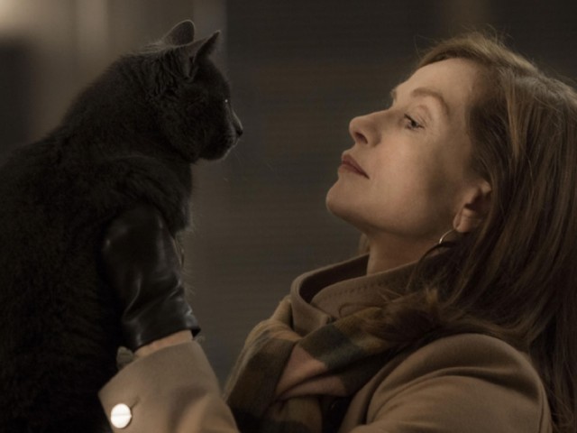 Ο Paul Verhoeven αποκαλύπτει την τεράστια κλάση του στο Elle