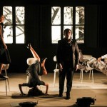 «Ο Φίλιπ Γκλας αγοράζει μια φραντζόλα ψωμί»  από 21 Οκτωβρίου στο Θέατρο 104