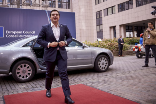 Τί απάντησε ο Τσίπρας για τις αποκαλύψεις του Ολάντ και την επιστροφή στη δραχμή;