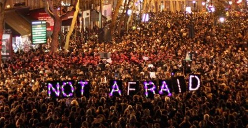 «Not afraid»: 175 καλλιτέχνες – θρύλοι στέλνουν μήνυμα αλληλεγγύης στους πρόσφυγες