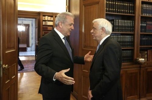 Ξεκάθαρο μήνυμα προς την Τουρκία έστειλαν ο Π. Παυλόπουλος και ο Δ. Αβραμόπουλος για την τήρηση της συμφωνίας για το Προσφυγικό