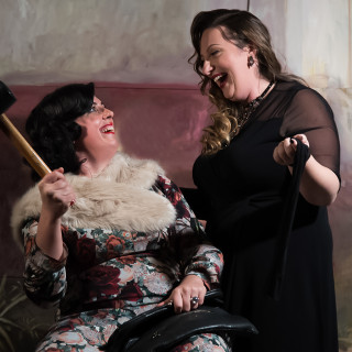 Α Curvy Tale: Η ιστορία δυο γυναικών με καμπύλες