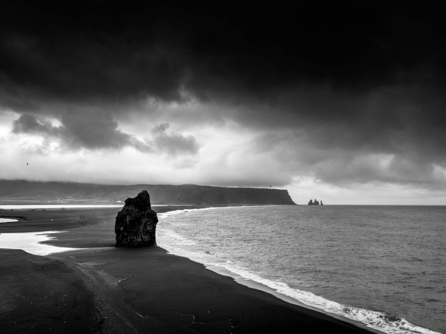 Αντώνη Χρυσάκη, γιατί οι Ισλανδοί βάζουν πυροτεχνήματα στη λίμνη των φαντασμάτων;