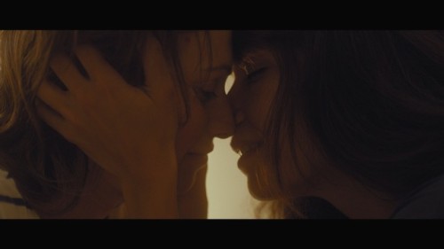 Δείτε το «Δίπλα Σου – By Your Side»!