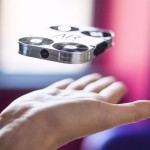 Ξεχάστε τα selfie sticks, έφτασε η νέα μόδα!