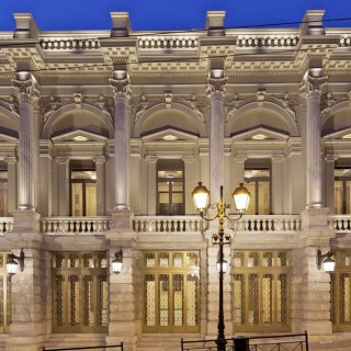 Το «Kοντέινερ» του Εθνικού Θεάτρου στις πλατείες της Αθήνας