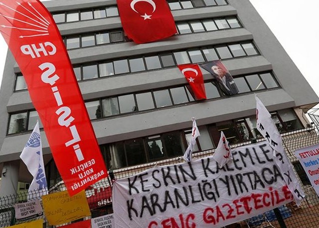 Συνελήφθη ο πρόεδρος του διοικητικού συμβουλίου της εφημερίδας Cumhuriyet