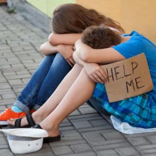 ΟΟΣΑ: Ολοένα περισσότερα παιδιά ζουν στη φτώχεια στις πλουσιότερες χώρες