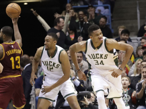 Giannis από άλλο πλανήτη καθάρισε τον Λεμπρόν και τους πρωταθλητές Cavaliers!