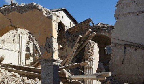 Ιταλία: Το έδαφος μετακινήθηκε κατά 70 εκατοστά σε ορισμένα σημεία εξαιτίας των χιλιάδων σεισμικών δονήσεων