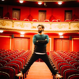 Ο Κωνσταντίνος Ντέλλας μάλλον έχει καταπιεί το «Νάρκισσος και Χρυσόστομος» του Έρμαν Έσσε