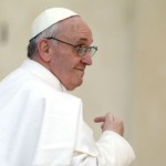 Ο πάπας ανησυχεί για τις επιπτώσεις που έχουν οι επιλογές των πολιτικών στις ζωές των φτωχών