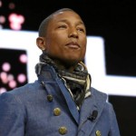 Ο Φάρελ Γουίλιαμς καλεί τις γυναίκες να ψηφίσουν τη Χίλαρι Κλίντον