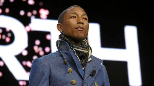 Ο Φάρελ Γουίλιαμς καλεί τις γυναίκες να ψηφίσουν τη Χίλαρι Κλίντον