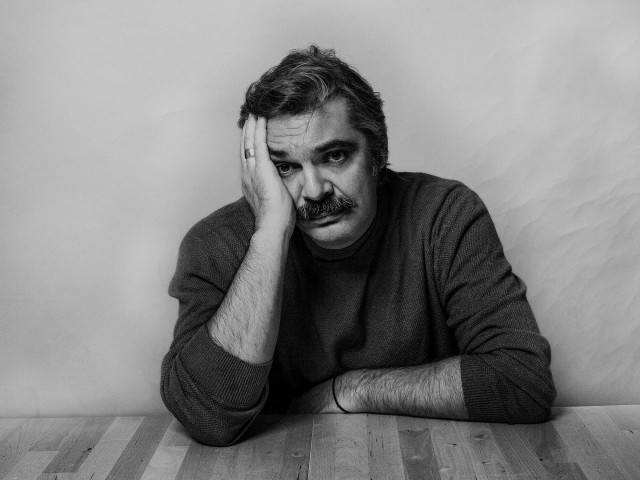 Ο Άλκης Κούρκουλος είχε, μετά από χρόνια, hangover. Τότε του πήραμε συνέντευξη.