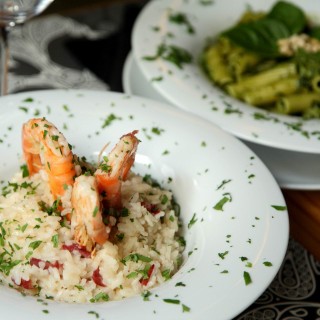 Το Bill & Harry’s φτιάχνει αυθεντική carbonara και ριζότο με γαρίδες και bresaola στη γειτονιά της Αργυρούπολης