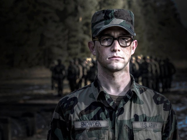 Snowden: Η απολαυστική επιστροφή του Oliver Stone στην συγκροτημένη σκέψη