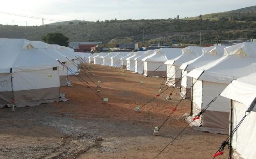 Με σπιτάκια θα αντικατασταθούν ως τις 15 Δεκεμβρίου οι σκηνές των προσφύγων