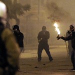 Δεκατρείς συλλήψεις και πέντε προσαγωγές για τα επεισόδια στο Πολυτεχνείο