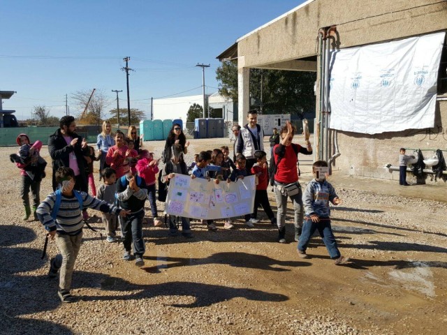 Intervolve: Mια οργάνωση για τους πρόσφυγες που δεν προσφέρει μόνο ρούχα