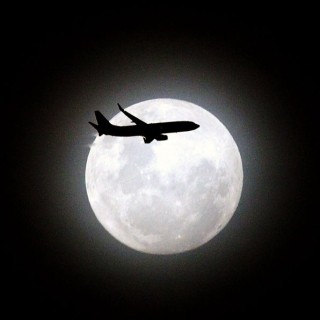 Πετώντας πιο κοντά στο φεγγάρι