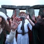 «Μάγοι», ιερείς & φυσιολάτρες γιόρτασαν το χειμερινό ηλιοστάσιο στο Στόουνχετζ