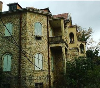 Θα αποκατασταθεί το θερινό ανάκτορο στο Τατόι;