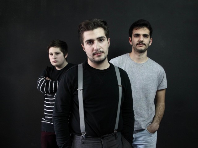 Και τι δεν θα έδιναν οι Dysfunctional Teaspoons για να μοιραστούν τη σκηνή με τον Bowie