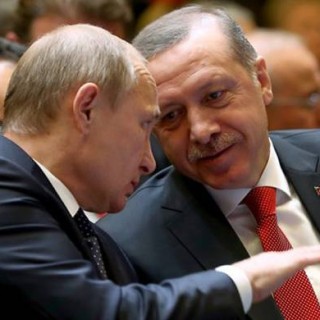 Ο Ερντογάν έδωσε στον Πούτιν εξηγήσεις για τα σχόλιά περί ανατροπής του Άσαντ