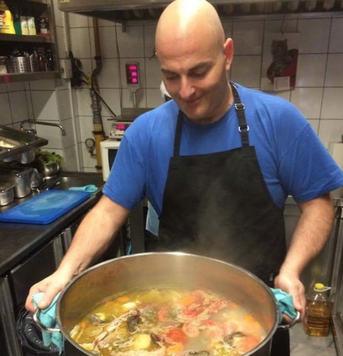 Κλείνει η ιστορική ψαροταβέρνα Μπόμπενα της Καισαριανής