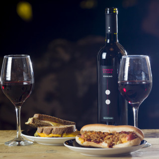 Η Οινοποιία Μπουτάρη και η Popaganda σας κάνουν δώρο έξι φιάλες κόκκινου κρασιού