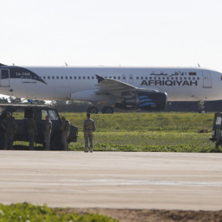 Υποστηρικτής του Καντάφι ο αεροπειρατής του αεροσκάφους στη Μάλτα