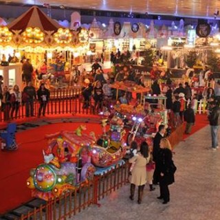 Ανοίγει το θεματικό πάρκο των Χριστουγέννων «Αστερόκοσμος» στη Θεσσαλονίκη