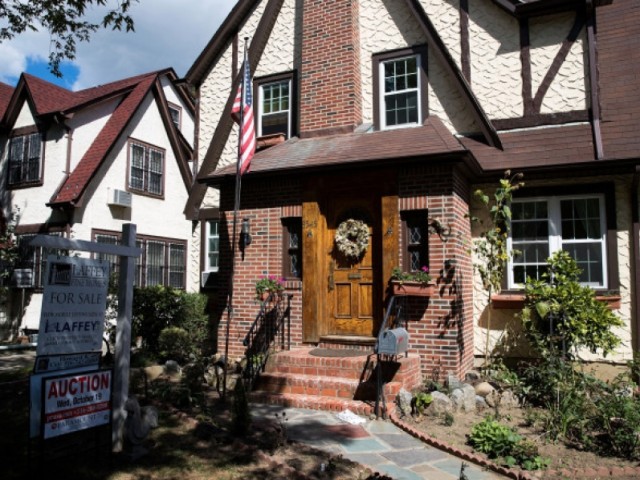 Σε υπερτριπλάσια τιμή πωλείται πλέον το πατρικό του Ντόναλντ Τραμπ