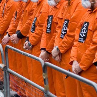 Μεταφορά 18 κρατουμένων από τις φυλακές του Γκουαντάναμο