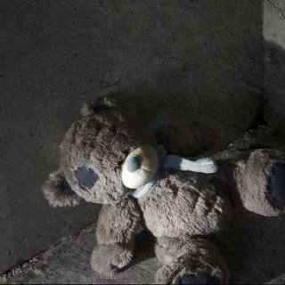 Ανήλικη έγραψε σε έκθεση στο σχολείο πως τη βίασε ο νονός της