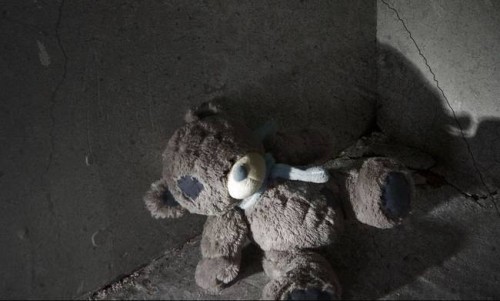 Ανήλικη έγραψε σε έκθεση στο σχολείο πως τη βίασε ο νονός της