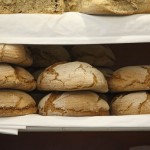 Περισσότερα από τα μισά αρτοποιεία της Θεσσαλονίκης κάνουν ήδη διανομές σε σπίτια