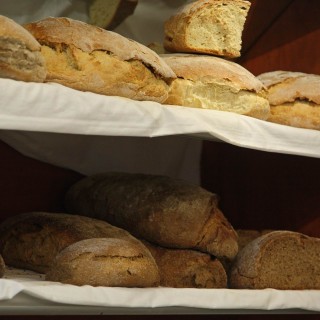 Στην «Πνύκα» βρήκαν τη θεϊκή συνταγή του ψωμιού και την εφάρμοσαν στους ανθρώπους