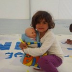 Παιχνίδια, δώρα και γραφική ύλη στα προσφυγόπουλα του Σχιστού