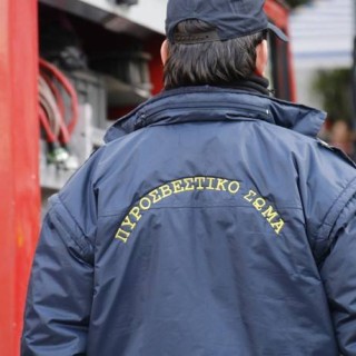 Φωτιά έκαψε ολοσχερώς μονοκατοικία στη Θέρμη