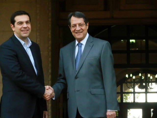 Για κοινές δράσεις σε διεθνές και ευρωπαϊκό επίπεδο μίλησαν Τσίπρας και Αναστασιάδης