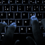 Σε 5 έτη φυλάκιση καταδικάστηκε ένας χάκερ ο οποίος είχε κλέψει ανέκδοτα σενάρια ταινιών και τηλεοπτικών σειρών