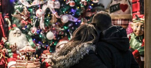 Αυτό είναι το εορταστικό ωράριο των καταστημάτων