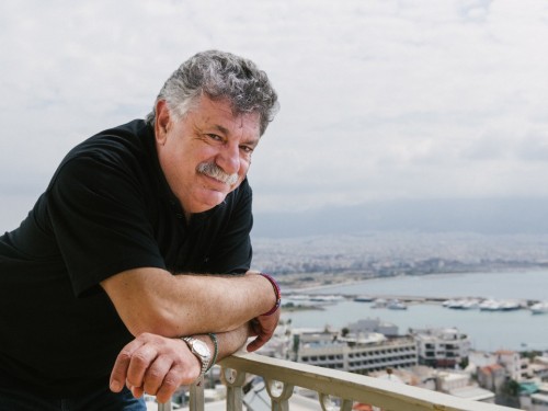 «Η ζωή μου όλη»: Ο Λευτέρης Λαζάρου στο Δημοτικό Θέατρο Πειραιά