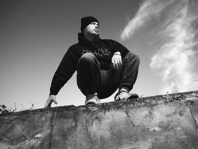 Ο Sadomas Και Η Τέχνη Της Επιβίωσης