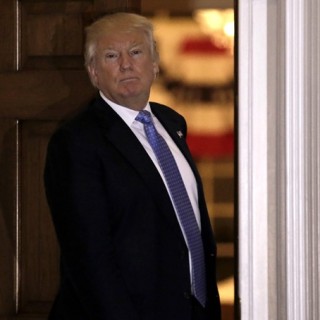 Το WikiLeaks ζητά να δημοσιοποιήσει τις φορολογικές δηλώσεις του Τραμπ