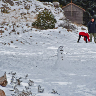 Ιερή, λευκή μανία στο χιονοδρομικό του Μαινάλου
